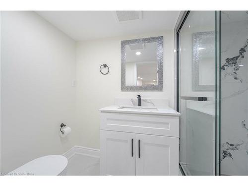 139 Gladstone Avenue, Oshawa, ON - Indoor Photo Showing Bathroom