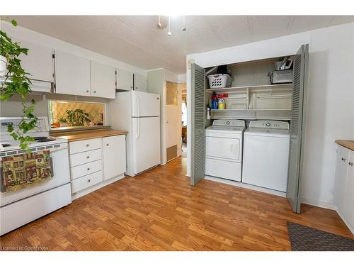 99 Linden Lane, Innisfil, ON - Indoor Photo Showing Laundry Room