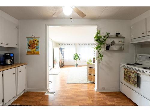 99 Linden Lane, Innisfil, ON - Indoor Photo Showing Kitchen