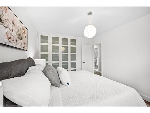 7 Veery Place, Toronto, ON - Indoor Photo Showing Bedroom