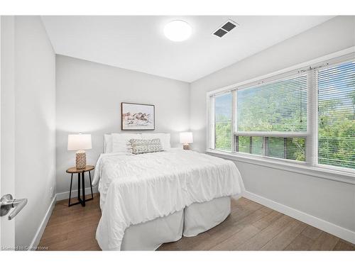 7 Veery Place, Toronto, ON - Indoor Photo Showing Bedroom