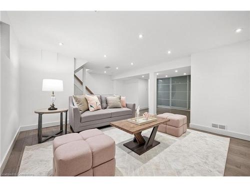 7 Veery Place, Toronto, ON - Indoor Photo Showing Living Room