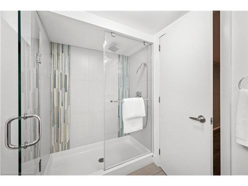 7 Veery Place, Toronto, ON - Indoor Photo Showing Bathroom