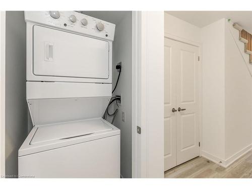 61 Red Maple Lane, Barrie, ON - Indoor Photo Showing Laundry Room