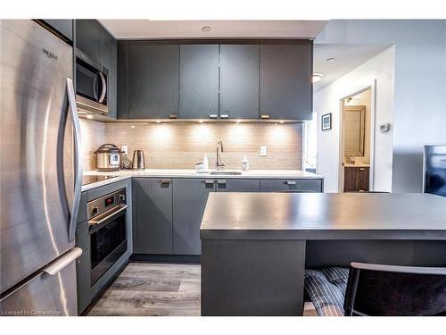 10-56 Forest Manor Road, Toronto, ON - Indoor Photo Showing Kitchen With Upgraded Kitchen