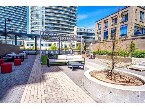 1010-56 Forest Manor Road, Toronto, ON - Outdoor