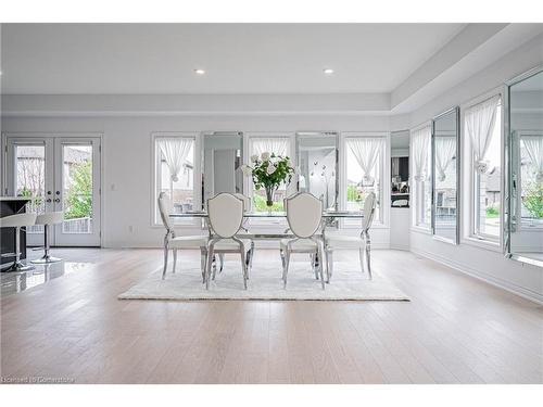 6074 Pauline Drive, Niagara Falls, ON - Indoor Photo Showing Living Room