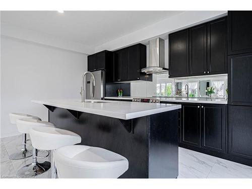 6074 Pauline Drive, Niagara Falls, ON - Indoor Photo Showing Kitchen