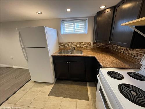 40 Elgin Street N, Cambridge, ON - Indoor Photo Showing Kitchen With Double Sink