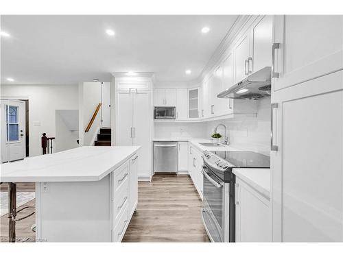 189 Country Club Drive, Guelph, ON - Indoor Photo Showing Kitchen With Stainless Steel Kitchen With Upgraded Kitchen