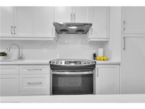 189 Country Club Drive, Guelph, ON - Indoor Photo Showing Kitchen