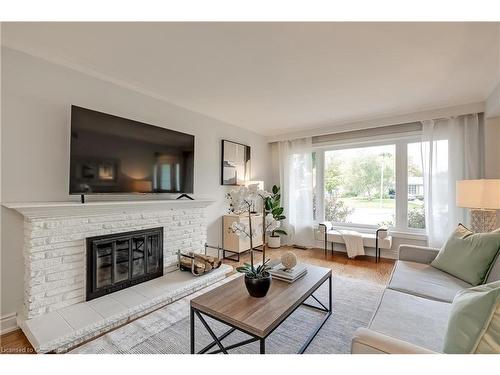 414 Southland Crescent, Oakville, ON - Indoor Photo Showing Living Room With Fireplace