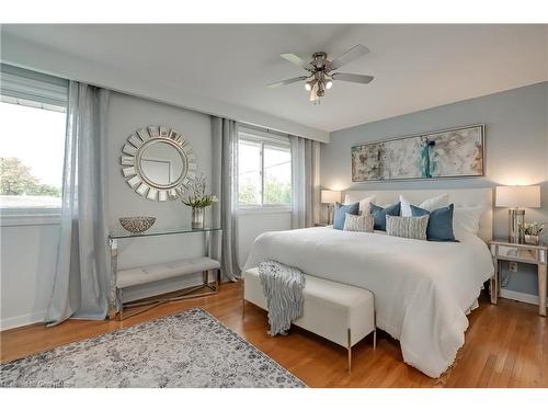 414 Southland Crescent, Oakville, ON - Indoor Photo Showing Bedroom