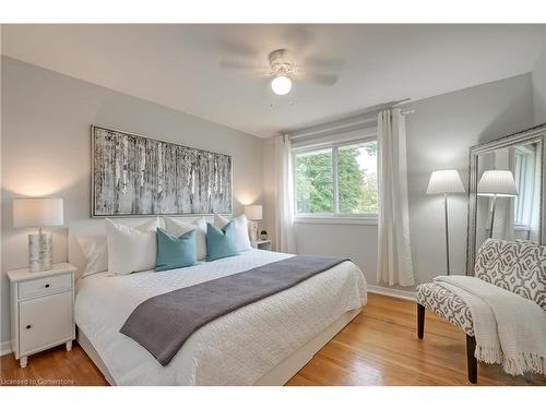 414 Southland Crescent, Oakville, ON - Indoor Photo Showing Bedroom