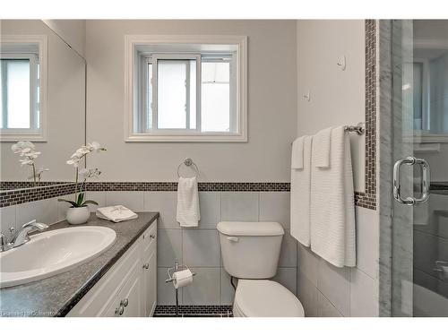 414 Southland Crescent, Oakville, ON - Indoor Photo Showing Bathroom