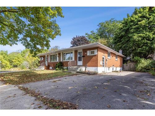 225B Cedarbrae Avenue, Waterloo, ON - Outdoor