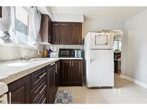 225B Cedarbrae Avenue, Waterloo, ON - Indoor Photo Showing Kitchen