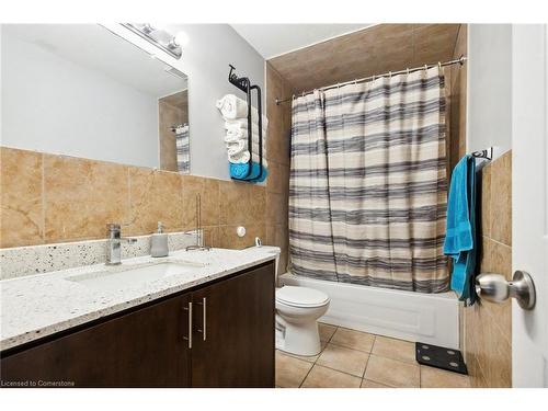 225B Cedarbrae Avenue, Waterloo, ON - Indoor Photo Showing Bathroom