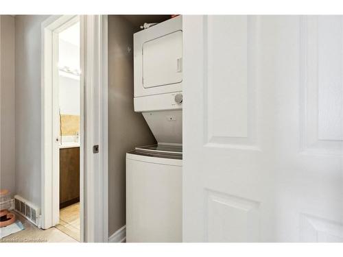 225B Cedarbrae Avenue, Waterloo, ON - Indoor Photo Showing Laundry Room