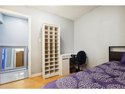 225B Cedarbrae Avenue, Waterloo, ON - Indoor Photo Showing Bedroom