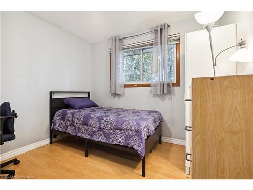 225B Cedarbrae Avenue, Waterloo, ON - Indoor Photo Showing Bedroom