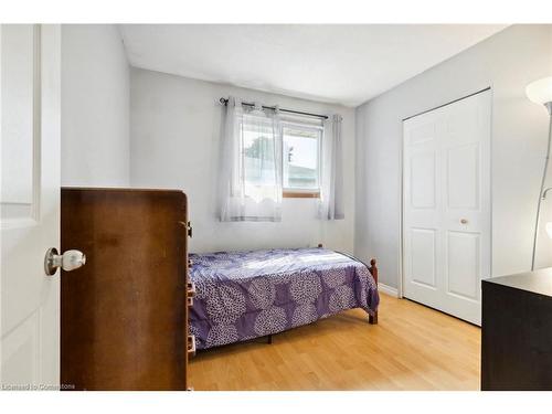 225B Cedarbrae Avenue, Waterloo, ON - Indoor Photo Showing Bedroom