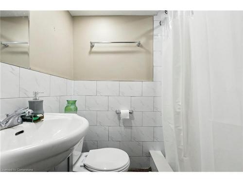 225B Cedarbrae Avenue, Waterloo, ON - Indoor Photo Showing Bathroom