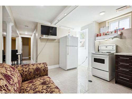 225B Cedarbrae Avenue, Waterloo, ON - Indoor Photo Showing Kitchen