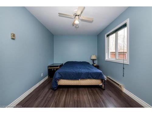 4264 Lakeview Drive, Ramara, ON - Indoor Photo Showing Bedroom