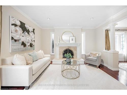 1428 Petrie Way, Mississauga, ON - Indoor Photo Showing Living Room With Fireplace