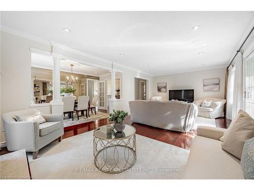 1428 Petrie Way, Mississauga, ON - Indoor Photo Showing Living Room