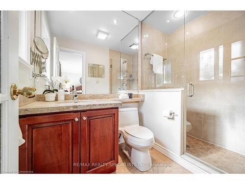 1428 Petrie Way, Mississauga, ON - Indoor Photo Showing Bathroom