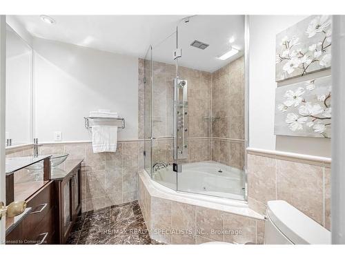 1428 Petrie Way, Mississauga, ON - Indoor Photo Showing Bathroom