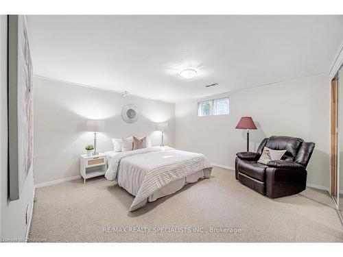 1428 Petrie Way, Mississauga, ON - Indoor Photo Showing Bedroom