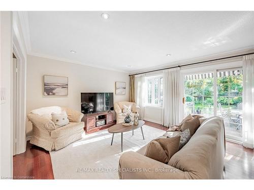 1428 Petrie Way, Mississauga, ON - Indoor Photo Showing Living Room