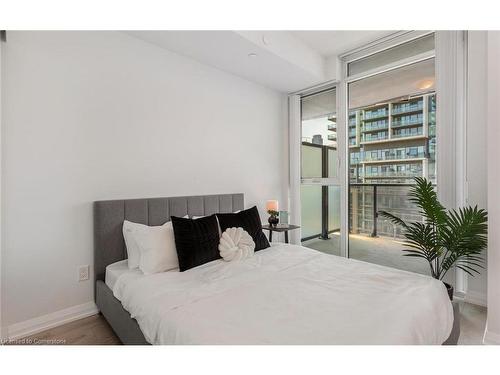 610-7895 Jane Street, Vaughan, ON - Indoor Photo Showing Bedroom