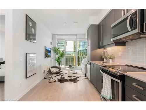 610-7895 Jane Street, Vaughan, ON - Indoor Photo Showing Kitchen With Stainless Steel Kitchen With Upgraded Kitchen