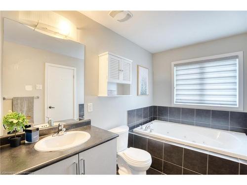 146 Crafter Crescent, Stoney Creek, ON - Indoor Photo Showing Bathroom