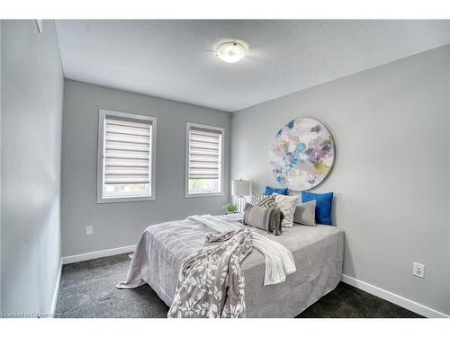 146 Crafter Crescent, Stoney Creek, ON - Indoor Photo Showing Bedroom