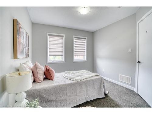 146 Crafter Crescent, Stoney Creek, ON - Indoor Photo Showing Bedroom