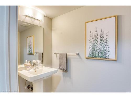 146 Crafter Crescent, Stoney Creek, ON - Indoor Photo Showing Bathroom