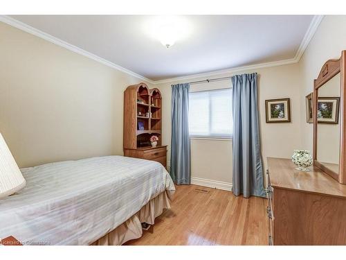 1636 Glen Rutley Circle, Mississauga, ON - Indoor Photo Showing Bedroom