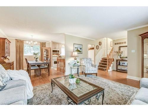 1636 Glen Rutley Circle, Mississauga, ON - Indoor Photo Showing Living Room