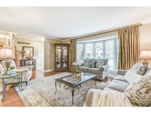 1636 Glen Rutley Circle, Mississauga, ON - Indoor Photo Showing Living Room