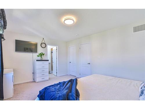 312 Bedrock Drive, Hamilton, ON - Indoor Photo Showing Bedroom