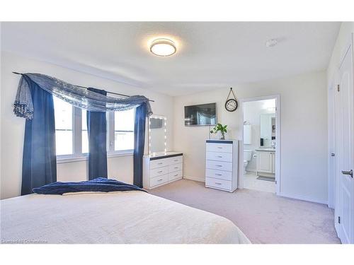 312 Bedrock Drive, Hamilton, ON - Indoor Photo Showing Bedroom