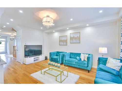 312 Bedrock Drive, Hamilton, ON - Indoor Photo Showing Living Room