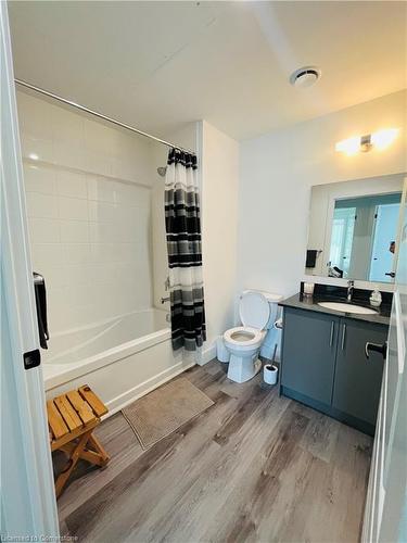 204-1101 Lackner Place, Kitchener, ON - Indoor Photo Showing Bathroom