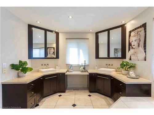 2150 Elmhurst Avenue, Oakville, ON - Indoor Photo Showing Bathroom