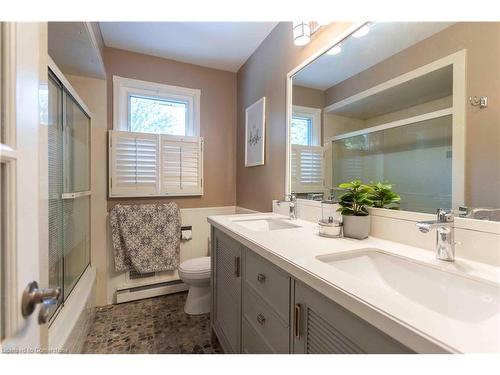 2150 Elmhurst Avenue, Oakville, ON - Indoor Photo Showing Bathroom